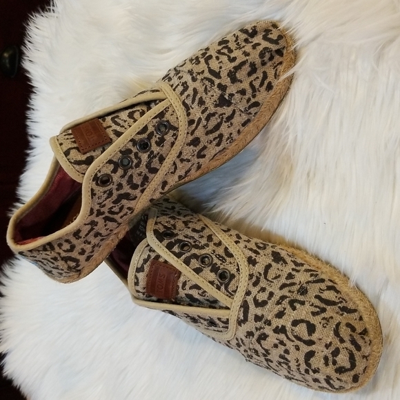 Toms Shoes - Toms | Canvas Leopard Print Slip On Sneakers